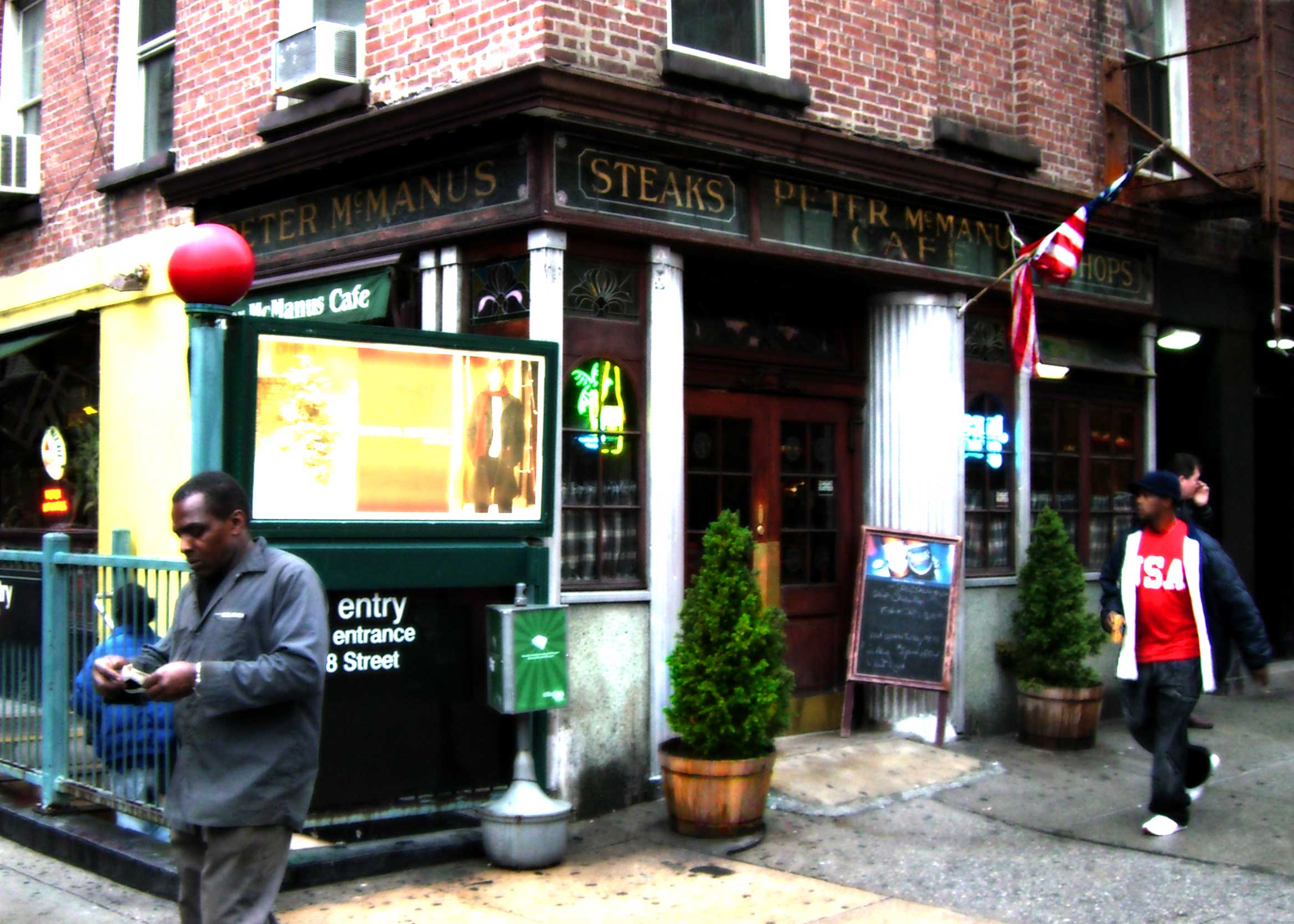 Peter McManus Café, photographed for New York on Tap